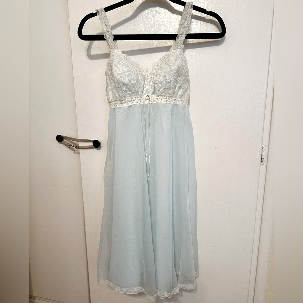 Vintage OLGA “Sleeping Pretty” Light Blue Chemise